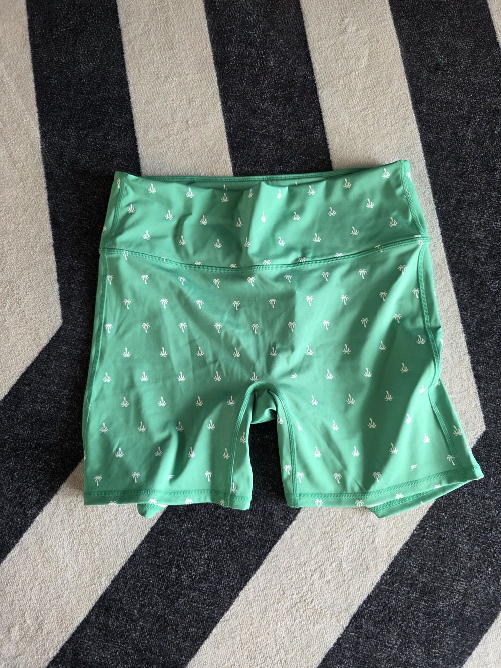 Fabletics Green Palm-Print Athletic Motion 365 Bike Shorts